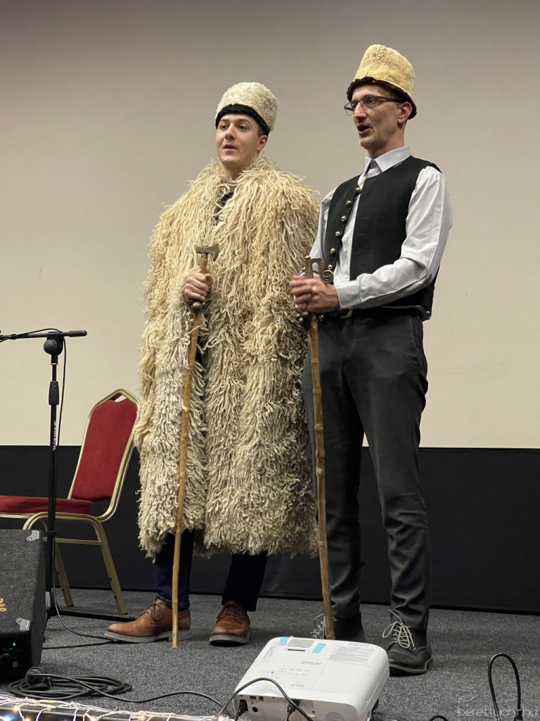 Fellobbant a szeretet lángja 03